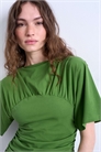 Топ с короткими рукавами и рюшами артикул 146857857