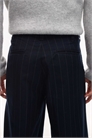 Брюки с широкими штанинами и плиссированной полоской артикул 151015960
