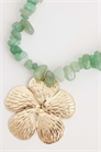 Колье с подвеской в виде цветка из бисера артикул 155001980
