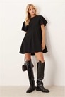 Мини-платье-футболка из трикотажа с декоративной строчкой артикул 153113645
