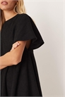 Мини-платье-футболка из трикотажа с декоративной строчкой артикул 153113645