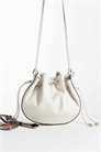 Сумка-ведро с рюшами, несколькими ремешками и бисерной отделкой артикул 154140696
