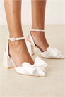 Свадебные туфли Flavia на широком каблуке с бантиком артикул 149858864