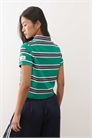 Поло с зеленой полоской, усаженное артикул 153151663
