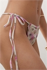 Бикини-трусики с боковыми завязками и абстрактным принтом артикул 146991230