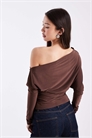 Топ с открытыми плечами и пуговичными вставками артикул 154037788