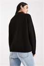 Свитер с высоким воротником и свободным кроем артикул 143055479