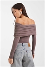 Боди с асимметричным вырезом «бардо» артикул 147968478