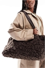 Сумка-тоут из искусственного меха артикул 151070684