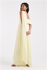 Макси-платье для подружки невесты из шифона с открытыми плечами и юбкой-парео артикул 153113518