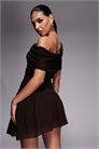 Эксклюзивное мини-платье из шифона с открытыми плечами, асимметричным подолом и сборками артикул 154898937