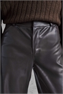 Брюки с прямыми брючинами из искусственной кожи от Sixth Sense артикул 150660859
