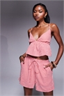 Комплект из топа с завязками на спине и шорт с завязками на талии артикул 140566911