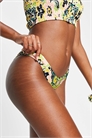 Бикини-трусики с высоким вырезом и цветочным принтом в стиле 60-х артикул 114695726