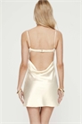 Мини-платье с атласным лифом, кружевной отделкой, низким вырезом и капюшоном на спине артикул 141415101