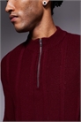 Свитер с воротником-воронкой и полузастежкой-молнией, связанный из пряжи в бордовую полоску артикул 151750291