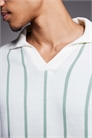 Полурубашка из трикотажа с полосками и вырезом на груди артикул 151700116