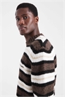 Свитер с логотипом на груди из уютного трикотажа в полоску артикул 151338330