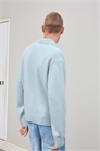 Свитер с воротником-поло светло-голубого цвета артикул 152093940