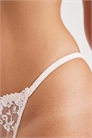 Стринги с кружевной вышивкой артикул 155322985