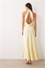 Макси-платье из атласа с открытой спиной и завязками на шее артикул 154746598
