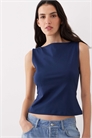 Топ с лодочным вырезом из полиамида артикул 152192122