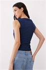 Топ с лодочным вырезом из полиамида артикул 152192122