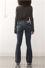 Джинсы с изогнутой кокеткой артикул 153807326