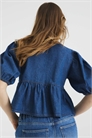 Топ из денима с буффами артикул 140913764