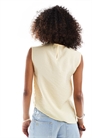 Топ свободного кроя с асимметричным вырезом и без рукавов артикул 143767564