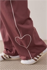 Широкие джоггеры с сердечками от Gilly Hicks co-ord артикул 154114608