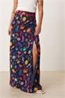 Макси-юбка с высокой талией и разрезом на бедре артикул 143379880