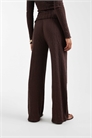 Комплект брюк с широкими брючинами и фактурной текстурой шоколадного цвета артикул 153716170