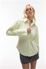 Рубашка с асимметричной застежкой и затягивающимся поясом артикул 147691911