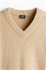 Джемпер с V-образным вырезом Regular Fit артикул 1240975002