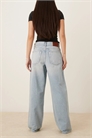 Джинсы свободного кроя с низкой посадкой артикул 154174082