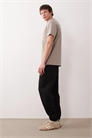 Джоггер с зауженным кроем из плотной ткани артикул 151524256