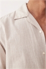 Рубашка с короткими рукавами из смесовой ткани с добавлением льна артикул 153910367
