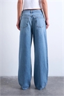Джинсы средней посадки с широкими брючинами артикул 150975859
