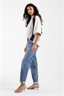 Джинсы-мамаши свободного кроя с высокой талией артикул 130949786