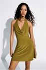 Мини-платье с открытыми плечами артикул 156387814