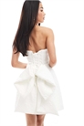 Свадебное мини-платье из жаккарда с шнуровкой и бантиком на спине артикул 141731239