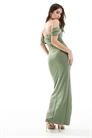 Макси-платье для подружки невесты с открытыми плечами и разрезом артикул 142046484