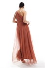 Макси-платье с одним плечом для подружки невесты артикул 143754085