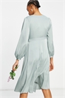 Платье-миди из сатина с длинными рукавами, перекрещивающимся вырезом спереди и поясом для подружки невесты артикул 1606721