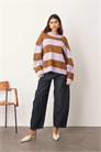 Свитер из трикотажа с полосками и широким вырезом артикул 144764284
