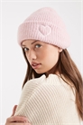 Вязаная шапка-бейсболка с вышитым сердечком артикул 148716666