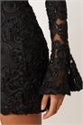Мини-платье с длинными рукавами и вышивкой, с открытой спиной артикул 152934406
