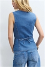 Приталенный джинсовый топ артикул 156511944