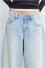 Джинсы с зауженными брючинами артикул 156440837